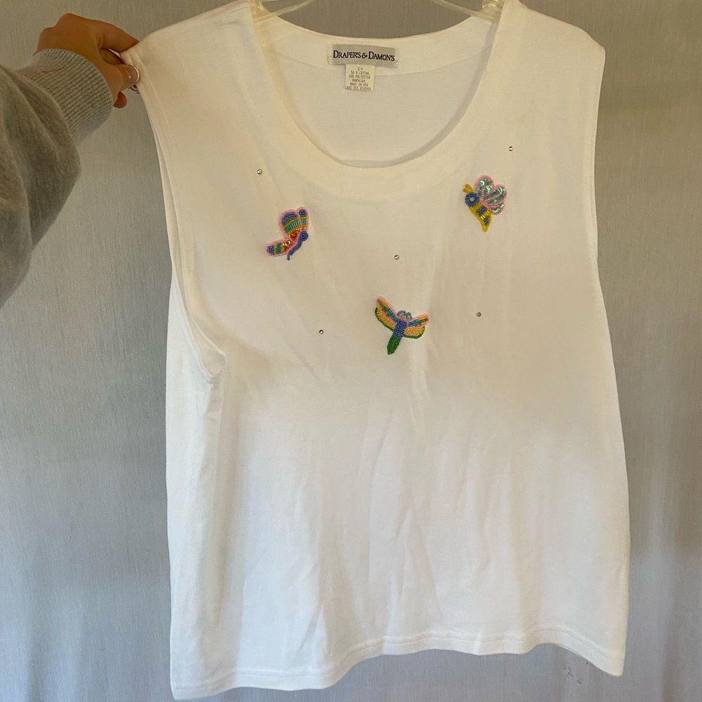 Cute white tank with beaded design